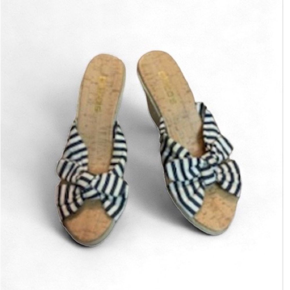 Size 8 Women's Chico's Sandals